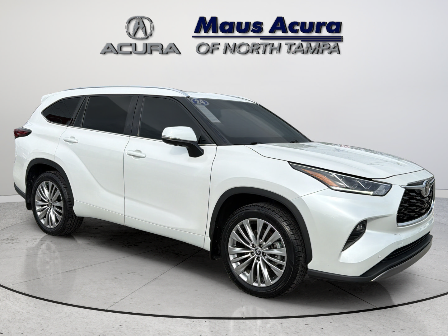 Used 2024 Toyota Highlander Platinum FWD image 14