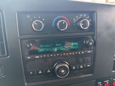 Used 2015 Chevrolet Express 2500 image 18