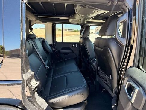 Used 2024 Jeep Wrangler High Altitude AWD/4WD image 18