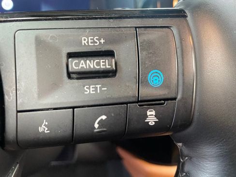 Used 2024 Nissan Pathfinder Platinum AWD/4WD image 24