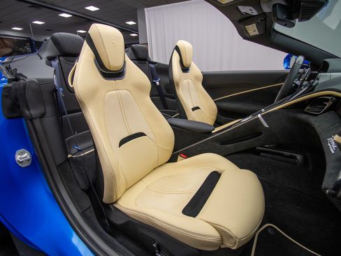 Used 2026 Ferrari Roma Spider RWD image 22