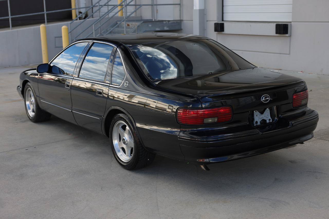 Used 1995 Chevrolet Caprice SS RWD image 5