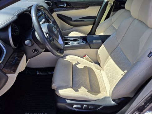 Used 2016 Nissan Maxima Platinum image 6