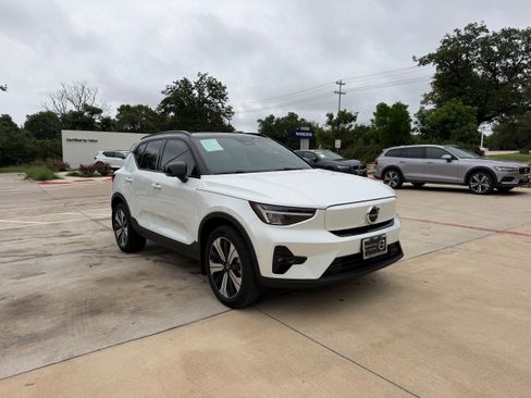 Certified 2023 Volvo XC40 Recharge Plus AWD/4WD image 7