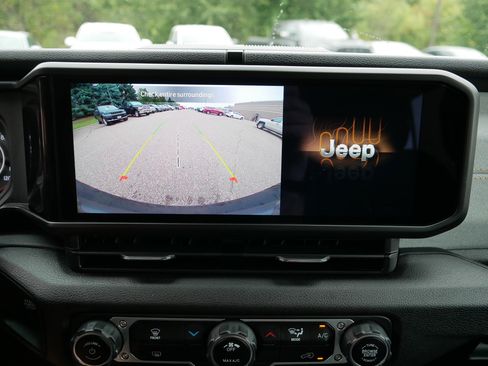 Used 2024 Jeep Wrangler Sport S image 27