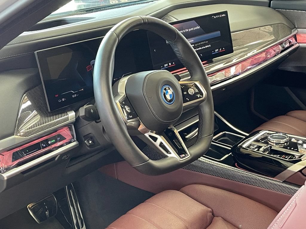 Used 2023 BMW i7 xDrive60 AWD/4WD image 13