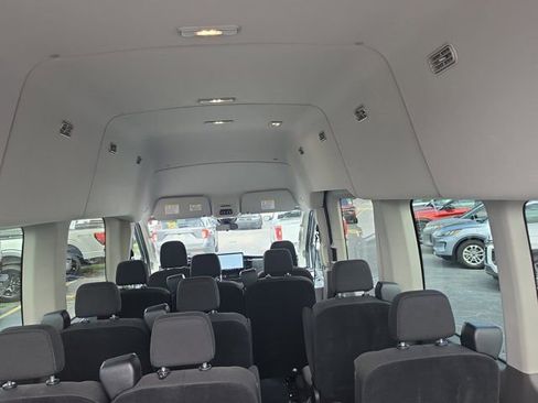 Used 2025 Ford Transit 350 XLT image 11