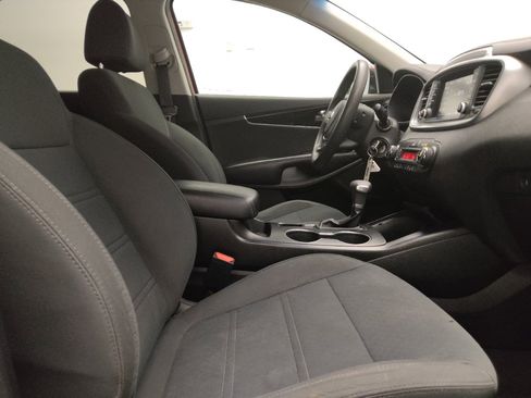 Used 2019 Kia Sorento FWD V6 image 21