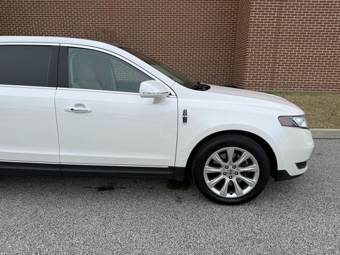 Used 2016 Lincoln MKT AWD image 23