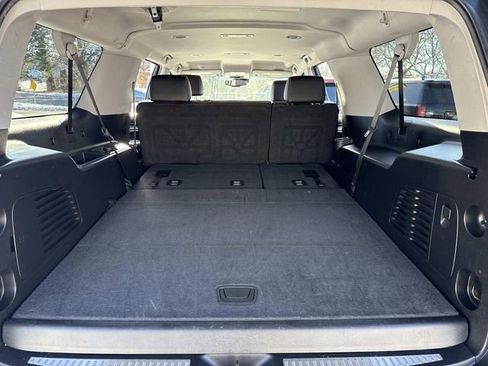 Used 2018 Chevrolet Suburban LT image 7