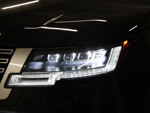Used 2025 Land Rover Range Rover Autobiography AWD/4WD image 9