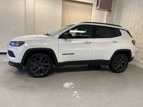 New 2026 Jeep Compass Latitude image 14