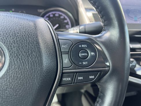 Used 2021 Toyota Camry XSE image 19