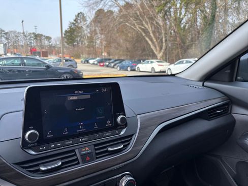 Used 2025 Nissan Altima 2.5 SV image 36