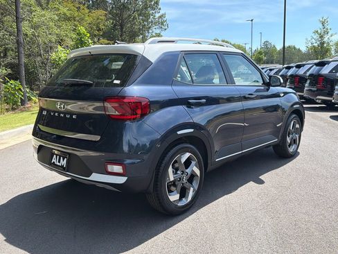 New 2026 Hyundai Venue SEL FWD image 6