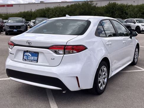 Used 2022 Toyota Corolla LE FWD image 6