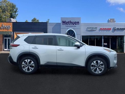 Used 2023 Nissan Rogue SV AWD/4WD image 2