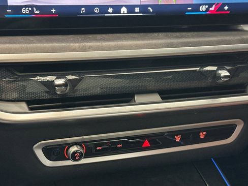 Used 2025 BMW X5 xDrive50e w/ M Sport Package AWD/4WD image 19
