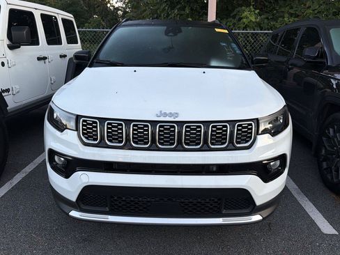Used 2025 Jeep Compass Limited AWD/4WD image 2