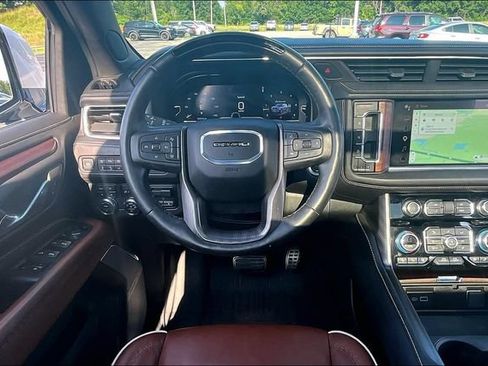 Used 2024 GMC Yukon Denali Ultimate AWD/4WD image 8