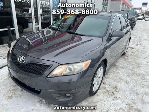Used 2011 Toyota Camry SE w/ SE Extra-Value Pkg #1 image 1