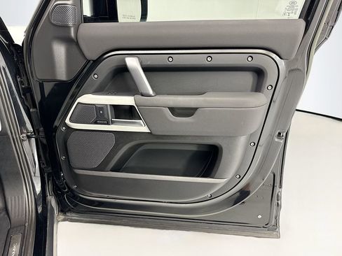 Certified 2023 Land Rover Defender 110 X-Dynamic SE AWD/4WD image 23