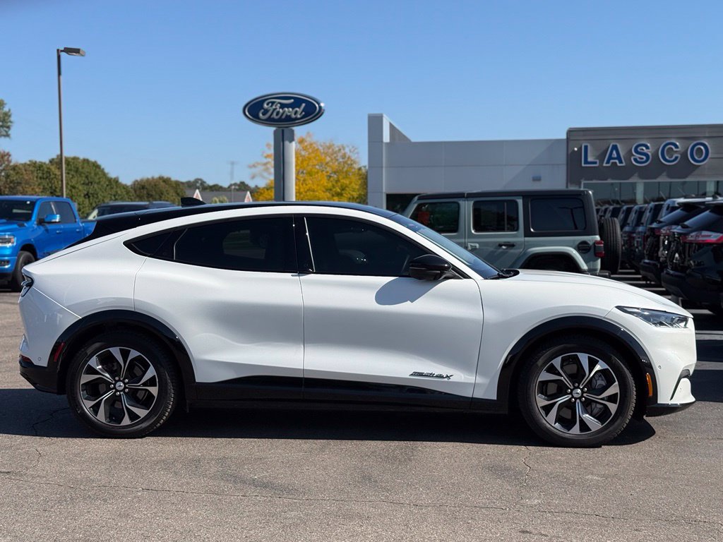 Used 2023 Ford Mustang Mach-E Premium AWD/4WD image 37