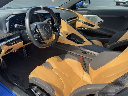 Used 2022 Chevrolet Corvette Stingray Premium Conv w/ Z51 Performance Package RWD image 9