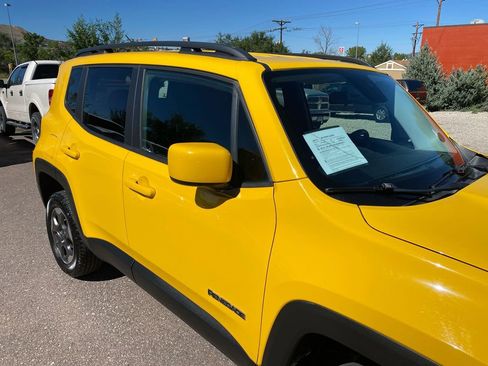 Used 2017 Jeep Renegade Latitude image 14