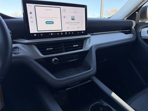 Certified 2025 Ford Explorer Active w/ Active Comfort Package image 16