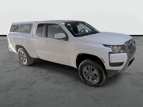 Used 2025 Nissan Frontier SV image 5