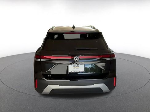 Used 2026 Volkswagen Tiguan SE FWD image 7