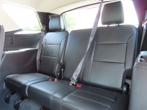 Used 2019 Chevrolet Traverse LT w/ LT Premium Package AWD/4WD image 29