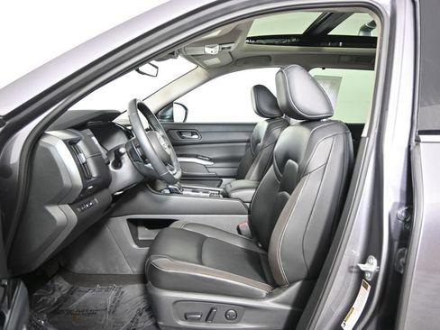 Used 2024 Nissan Pathfinder SL w/ SL Premium Package AWD/4WD image 21