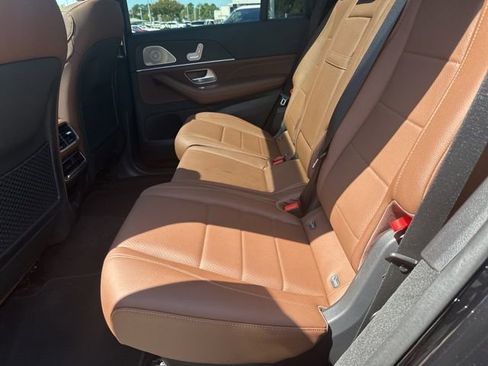 Certified 2025 Mercedes-Benz GLS 450 4MATIC image 22