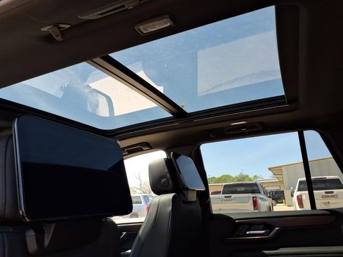 New 2026 GMC Yukon Denali w/ Denali Reserve Package image 14