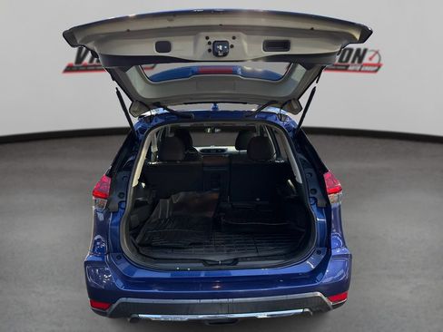 Used 2018 Nissan Rogue S image 11