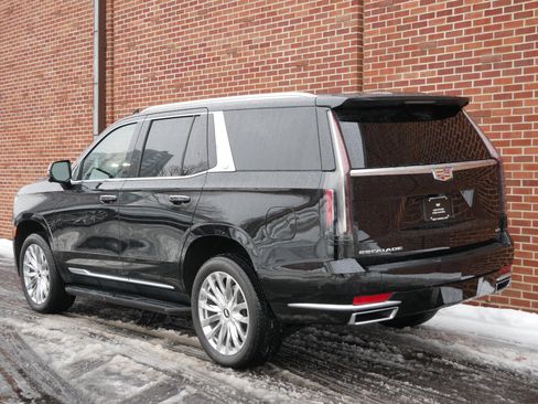 Certified 2023 Cadillac Escalade Premium Luxury image 3