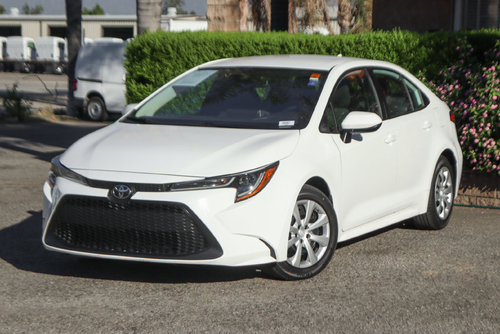 Used 2020 Toyota Corolla LE w/ Carpet Mat Package (TMS) FWD image 4