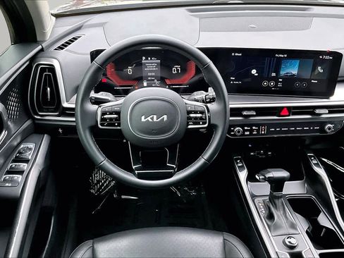 Used 2025 Kia Sorento S FWD image 6