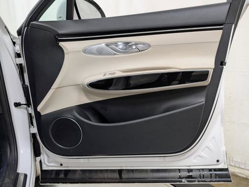 Used 2023 Genesis GV70 2.5T w/ Cargo Package image 21