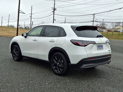 Certified 2025 Honda HR-V Sport image 4