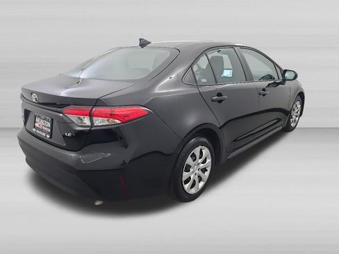 Used 2026 Toyota Corolla LE FWD image 5