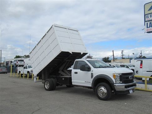 Used 2017 Ford F550 2WD Regular Cab Super Duty image 1