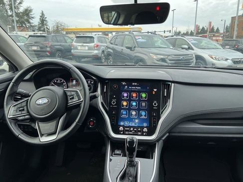 Used 2022 Subaru Outback Premium image 5