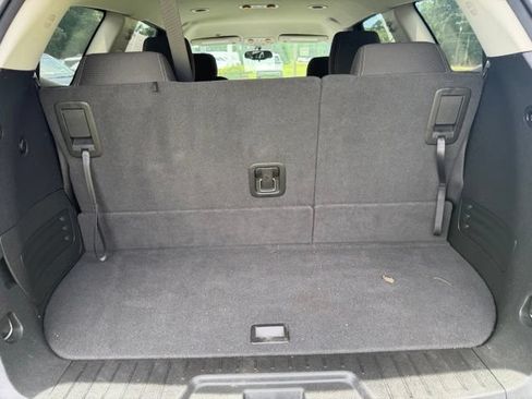Used 2017 Chevrolet Traverse LT FWD image 10
