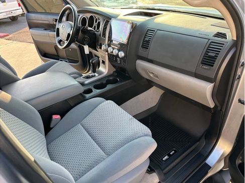 Used 2011 Toyota Tundra 2WD CrewMax w/ SR5 Pkg image 31