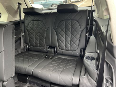 Used 2026 BMW X7 xDrive40i image 32
