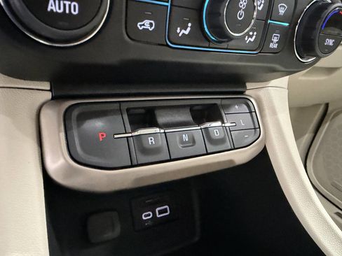 Used 2023 GMC Acadia Denali AWD/4WD image 32