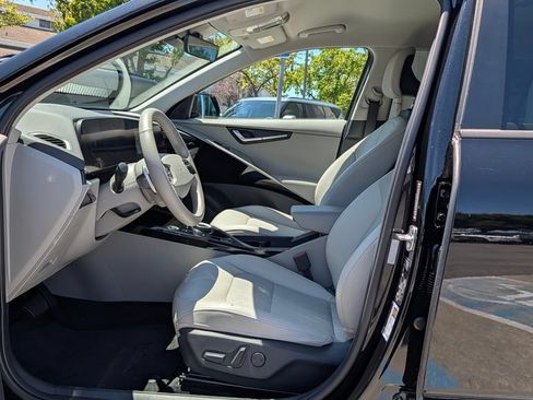 Used 2023 Kia Niro Wind FWD image 5